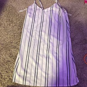 I’m selling this cute long tank it’s really cute and nothing is wrong with it